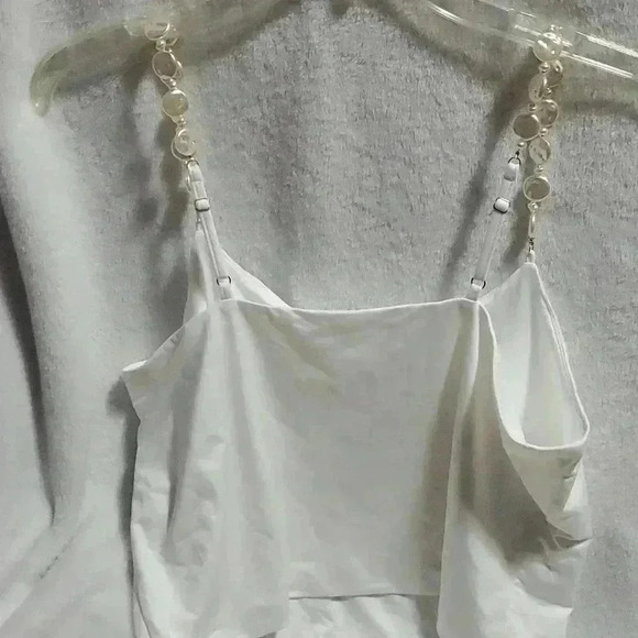 Tops - White crop top size 1X